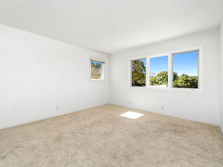 732 Bison Ave — Photo 16