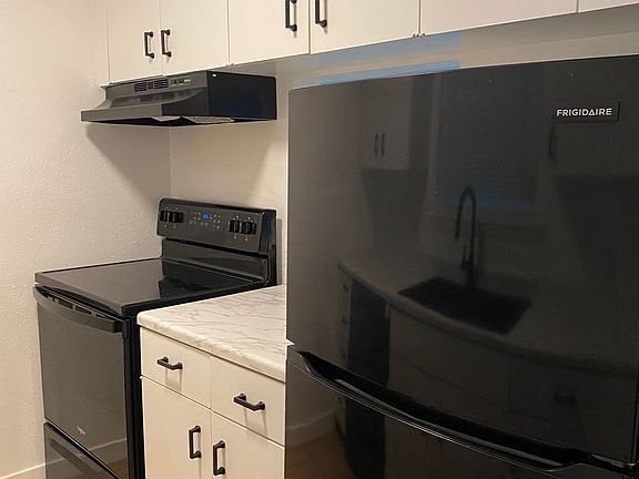 3rd image of 9511 Contessa Dr APT 10