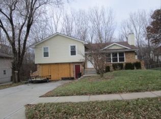6810 Orchard St, Pleasant Valley, MO 64068