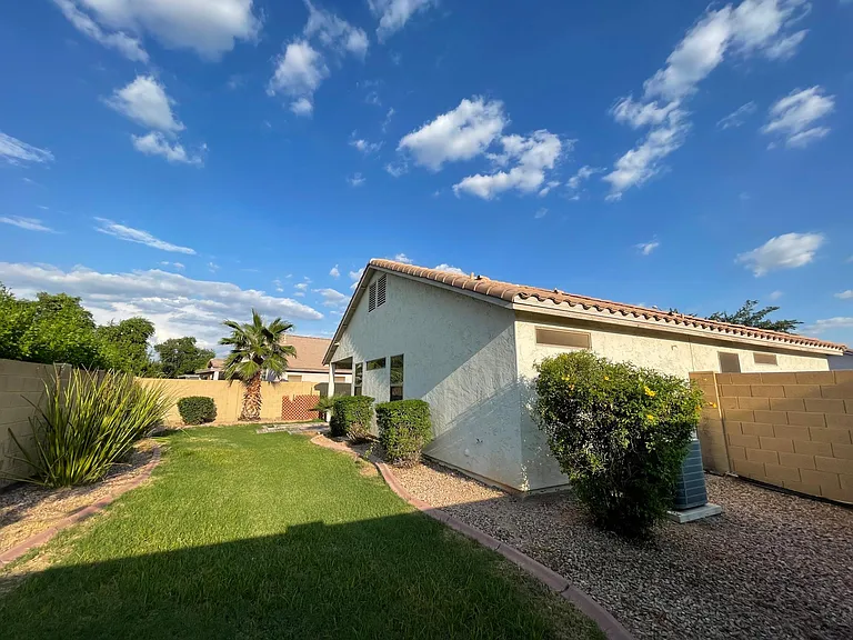 402 E Jasper Dr — Photo 19