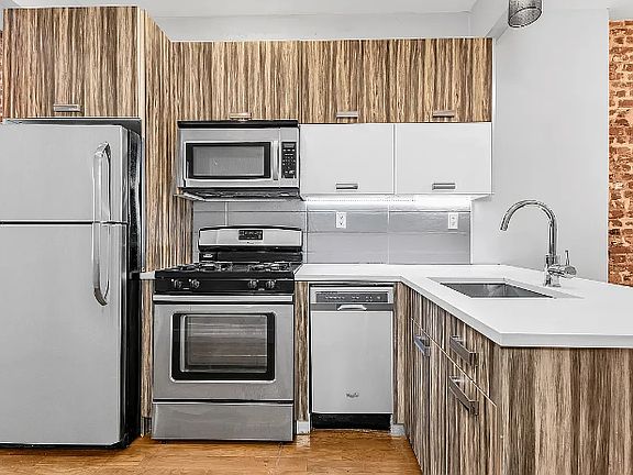4th image of 540 Bainbridge St APT 3R