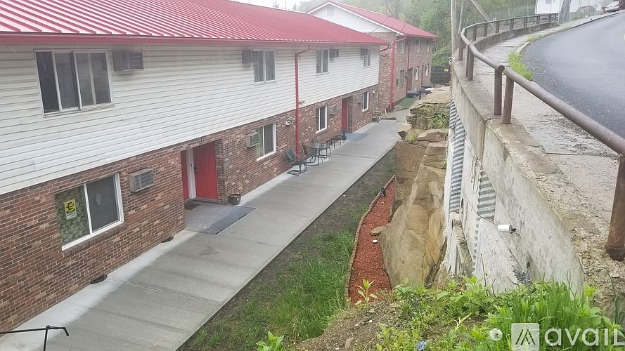 1st image of 925 College Ave #1