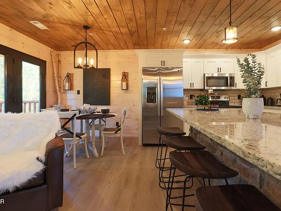 5th image of 1802 Stone Wood Way