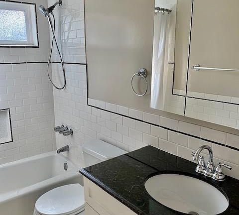 2nd image of 590 N Los Robles Ave #0k5m9dyu1