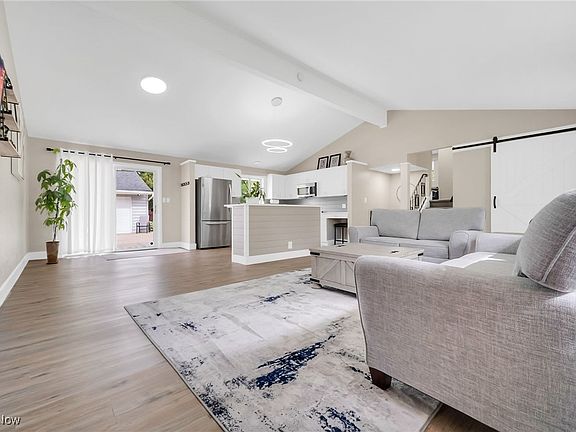 4th image of 1180 Giesse Dr