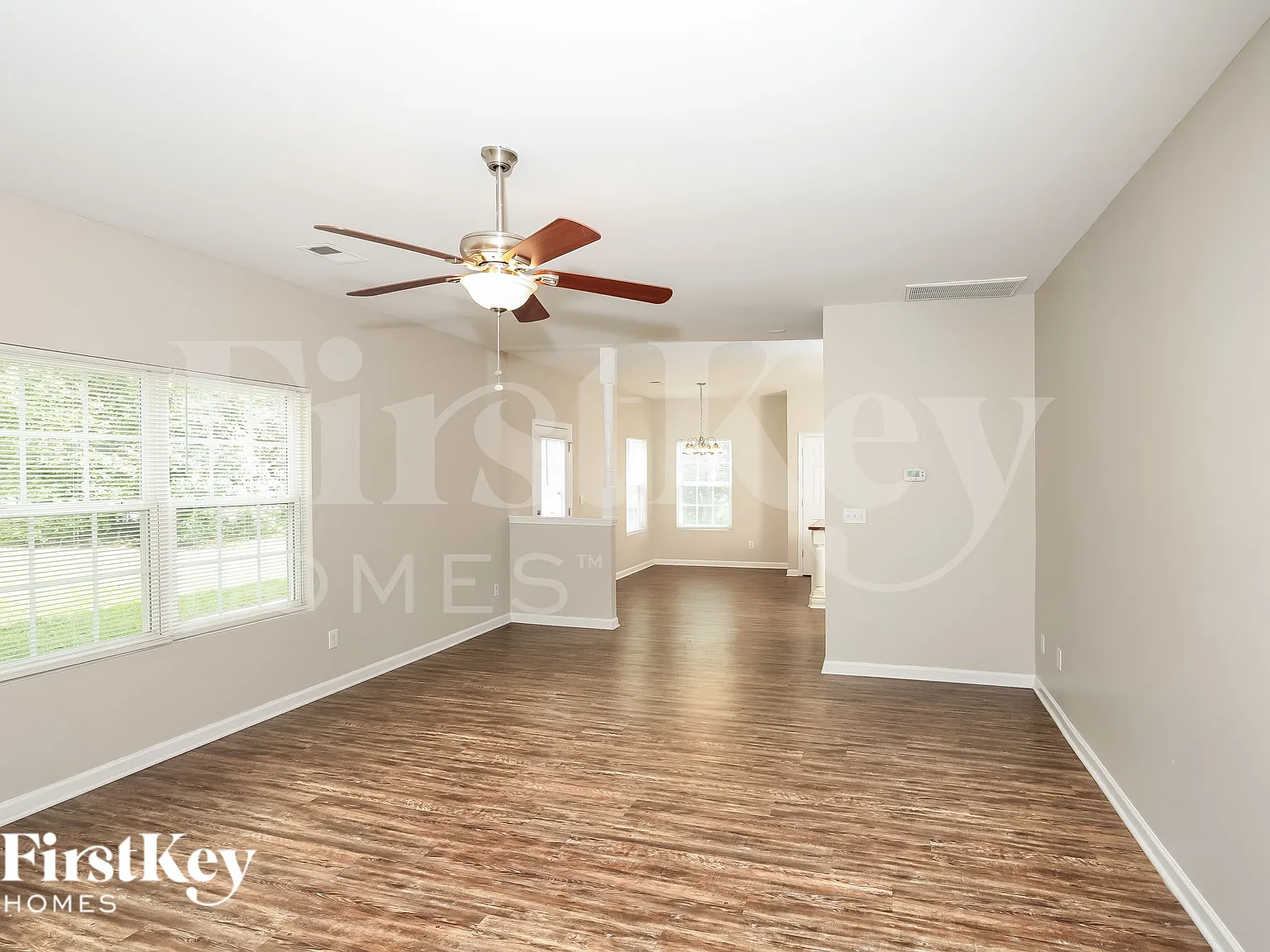 4 bed, 2.5 bath, 2337 sqft, $1,965 — Photo 4
