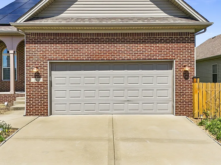 111 High Hope Ln — Photo 2