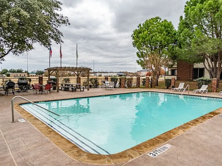 Bromley Granbury — Photo 12