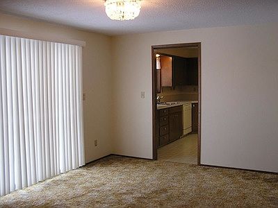 4th image of 1023 Vista Pl