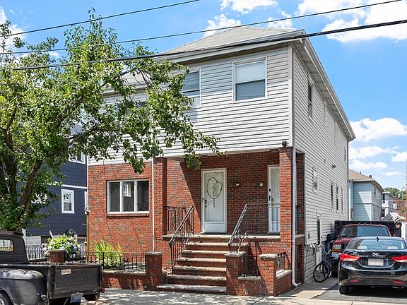2nd image of 26 Shirley St