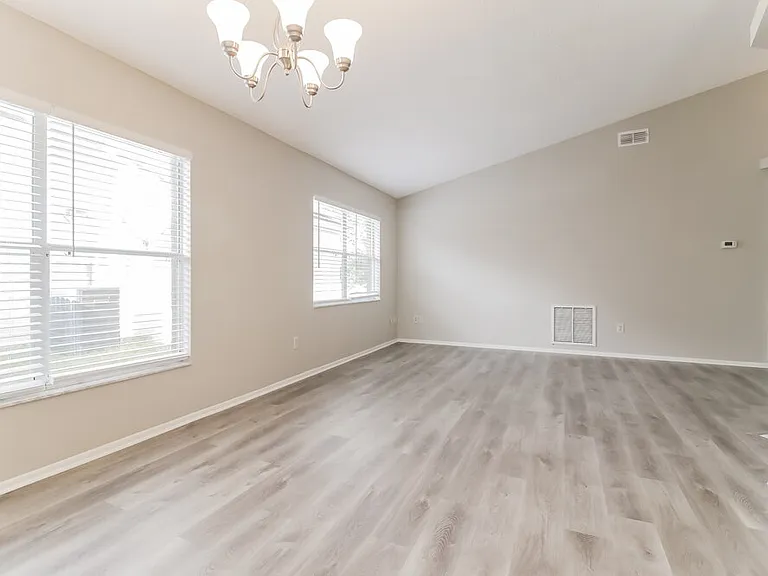 1005 Brielle Ave — Photo 6