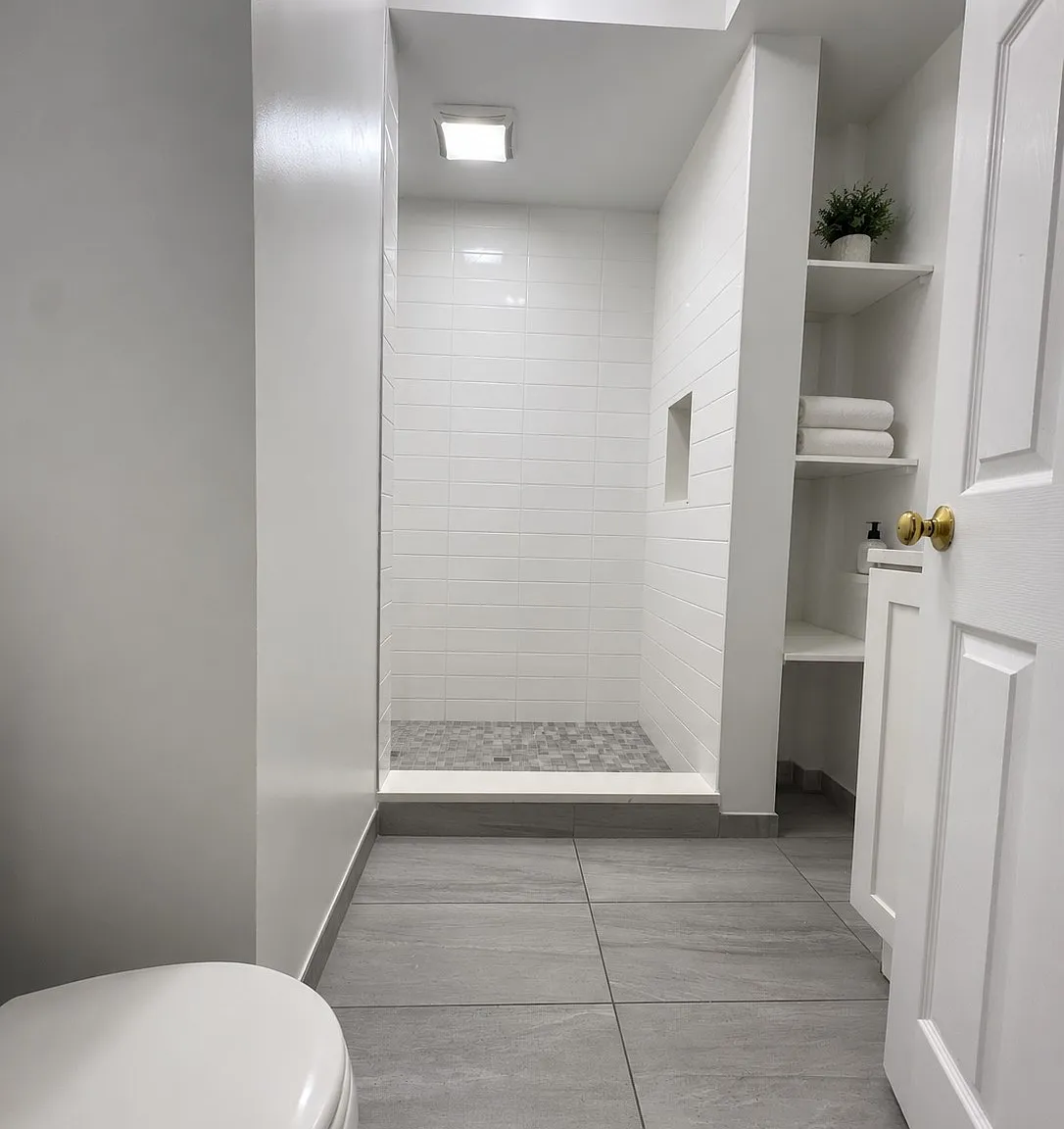 5 bed, 1.0 bath, $3,400 — Photo 2