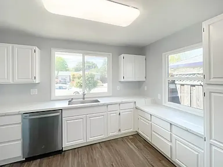 306 Mercy St — Photo 10