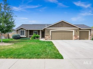 740 SW Nugget St, Mountain Home, ID 83647