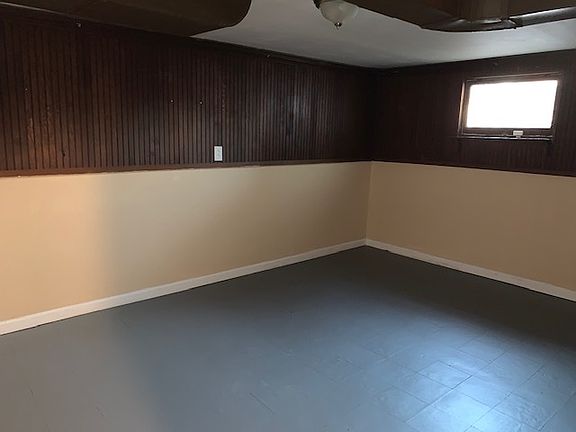 5th image of 560 Glorose Dr