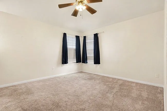1027 Creek Bnd — Photo 19