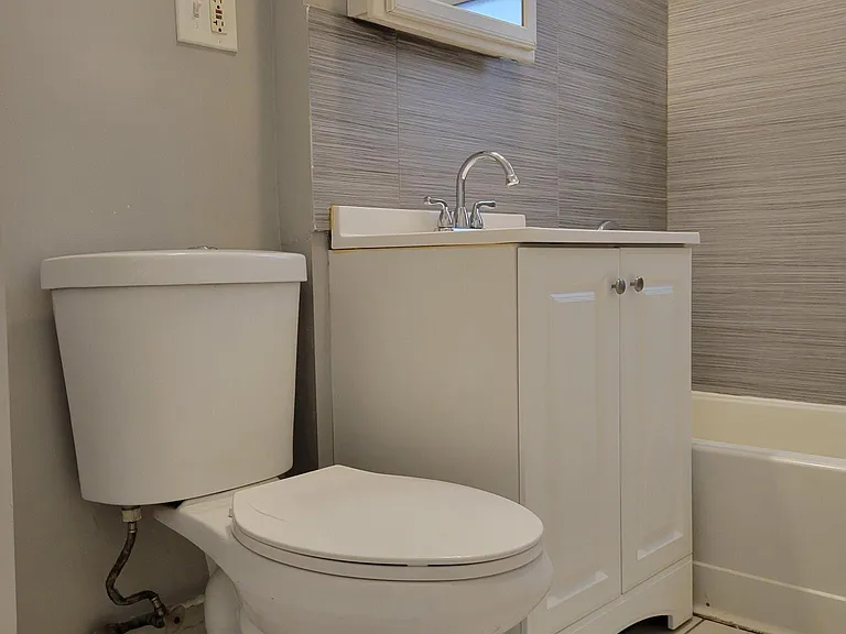 2947 N Hamlin Ave #1 — Photo 14