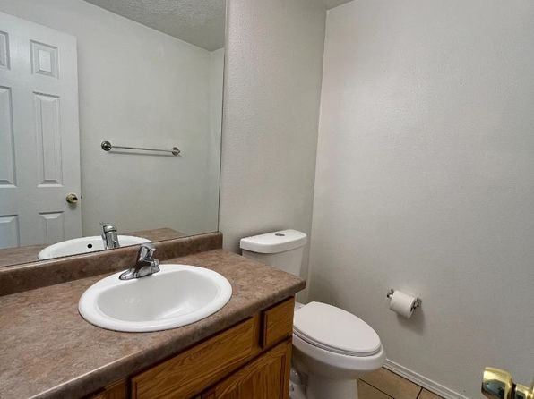 1011 Walnut Dr APT D