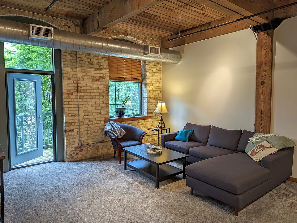 940 Monroe Ave NW #305