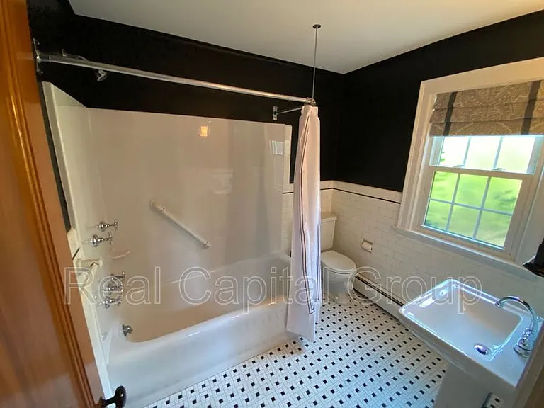 54 Washington Hwy — Photo 11