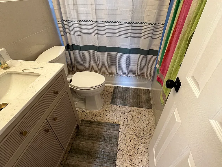 926 NE 20th Ave — Photo 14