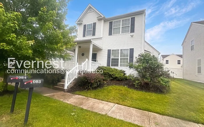1084 Ashcraft Ave — Photo 1
