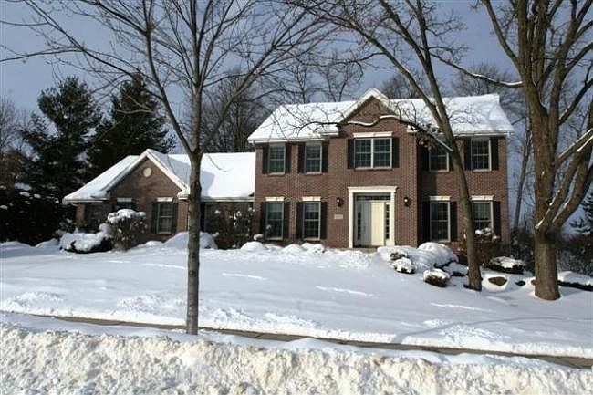 1st image of 8802 Fairway Oaks Dr