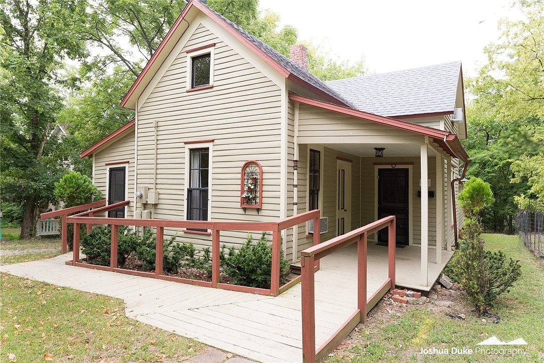 75 Wall St, Eureka Springs, AR 72632 Zillow