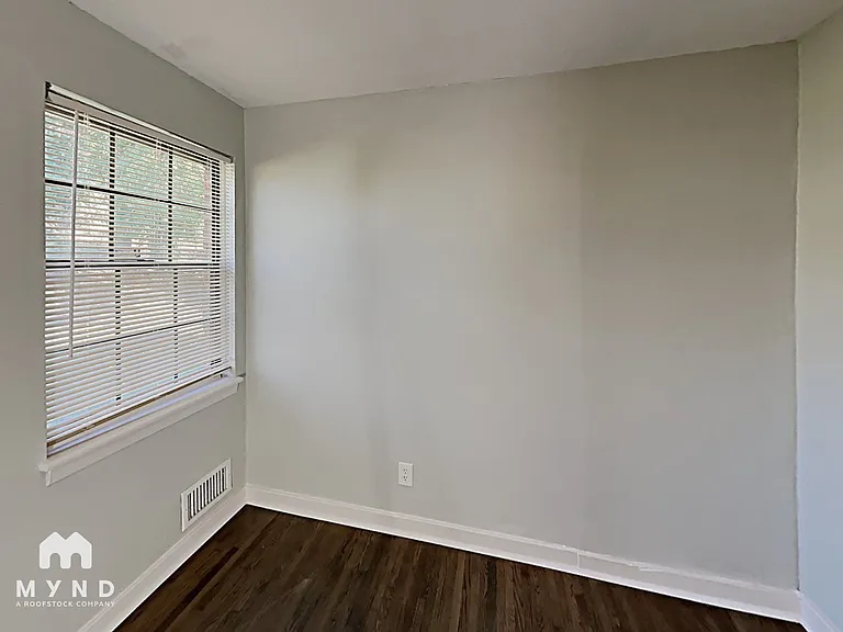 813 Westfield Dr — Photo 11