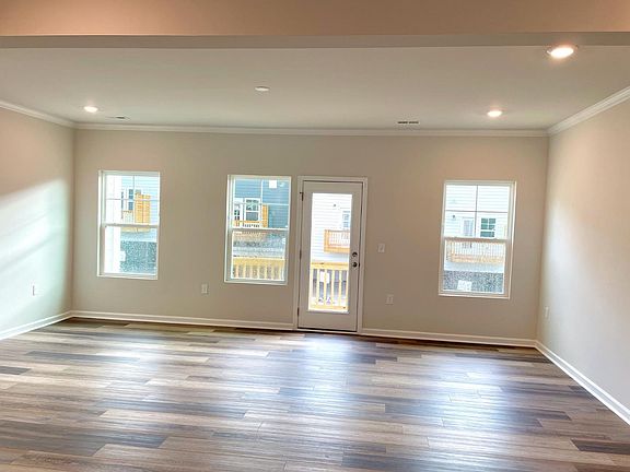 3rd image of 104 Asher Ct
