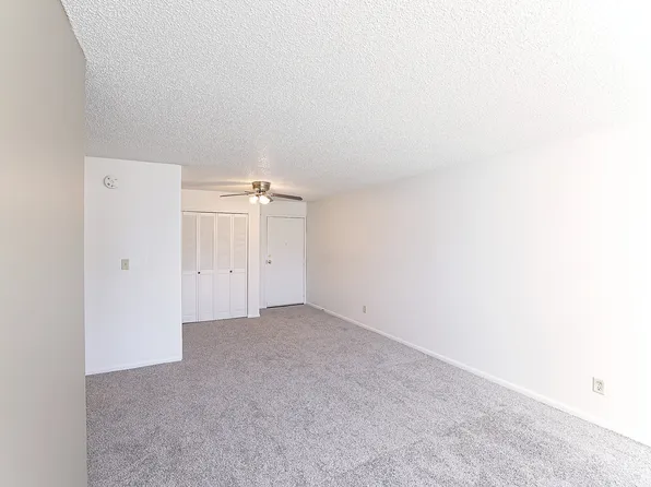945 S 12th St, Lincoln, NE