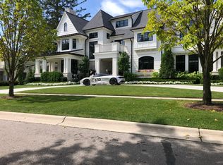 454 Hawthorne Rd, Birmingham, MI 48009