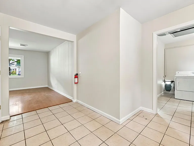 27 Glover Ln — Photo 6