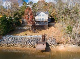 5666 Lakeview Cir, Fort Lawn, SC 29714