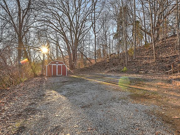 3rd image of 4800 Curtis Ct