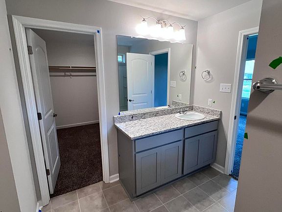 5th image of 138 Hill View Dr