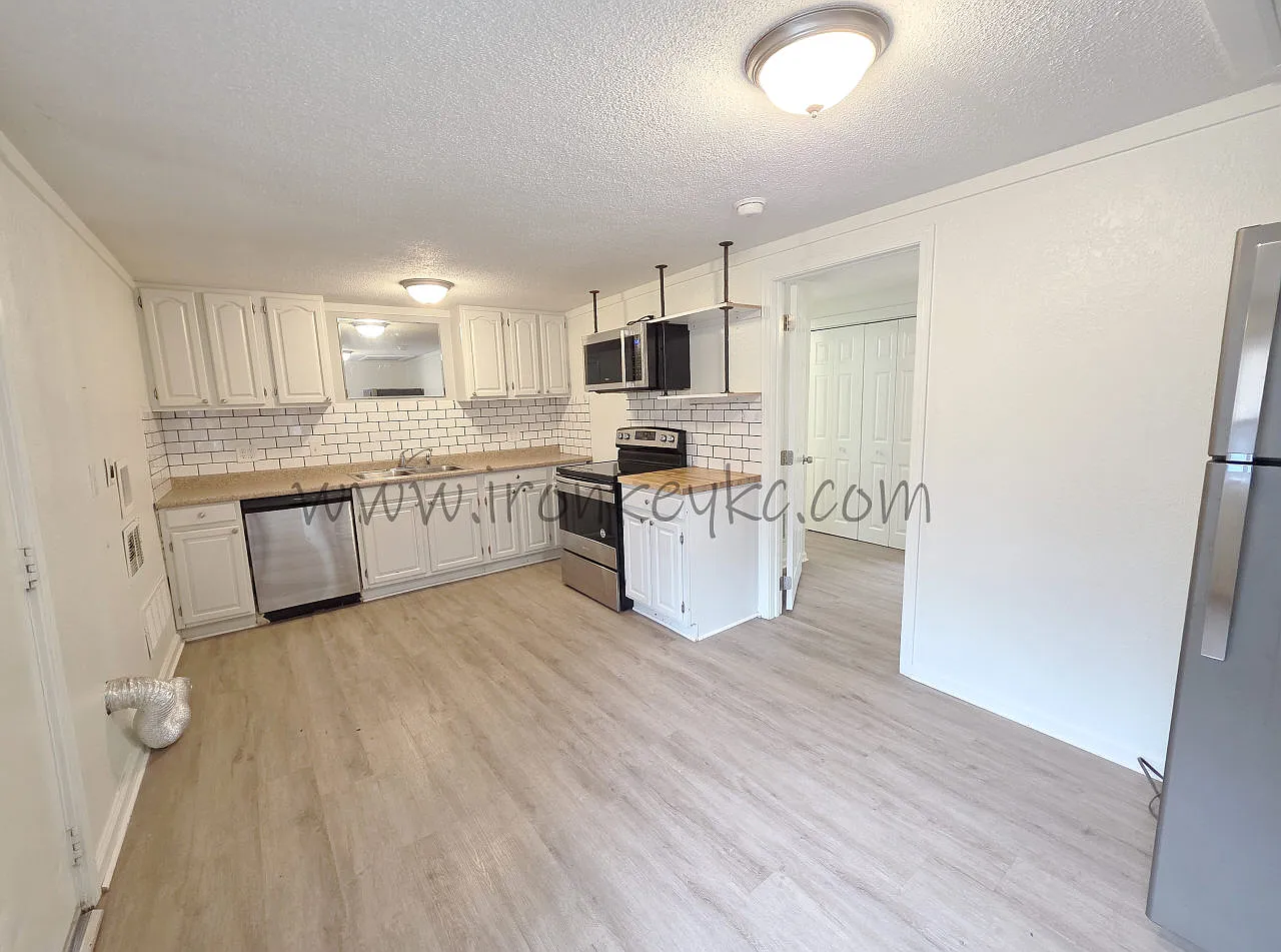 2 bed, 750 sqft, $1,300 — Photo 3