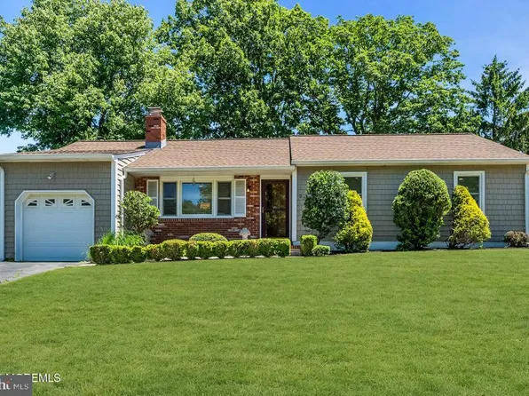 2558 Stearns Dr, Wall Township, NJ 08736