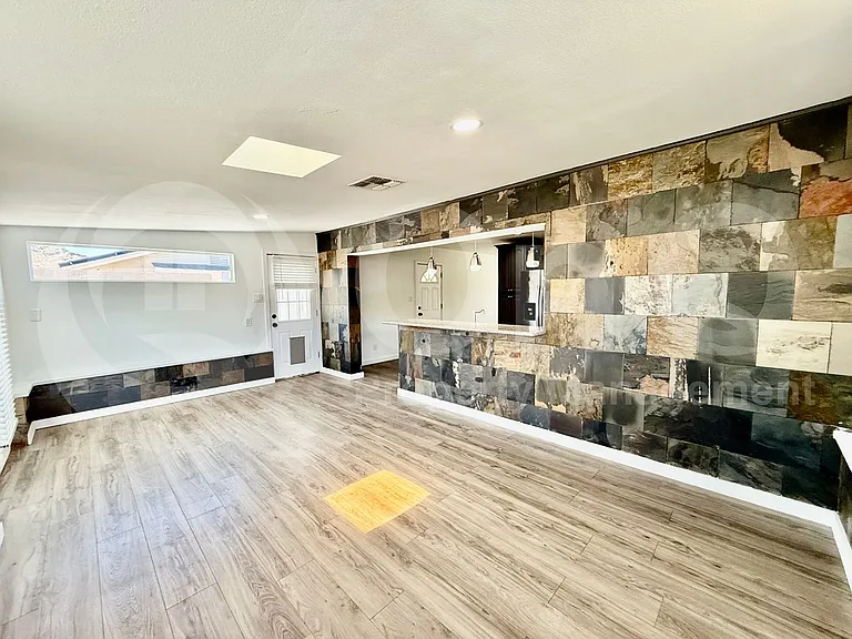 9441 N 15th Pl — Photo 11