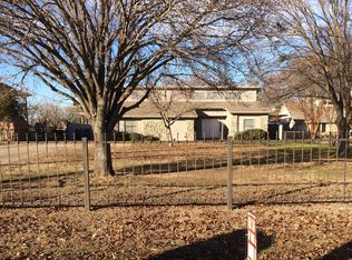 6824 Hill Ct, Azle, TX 76020