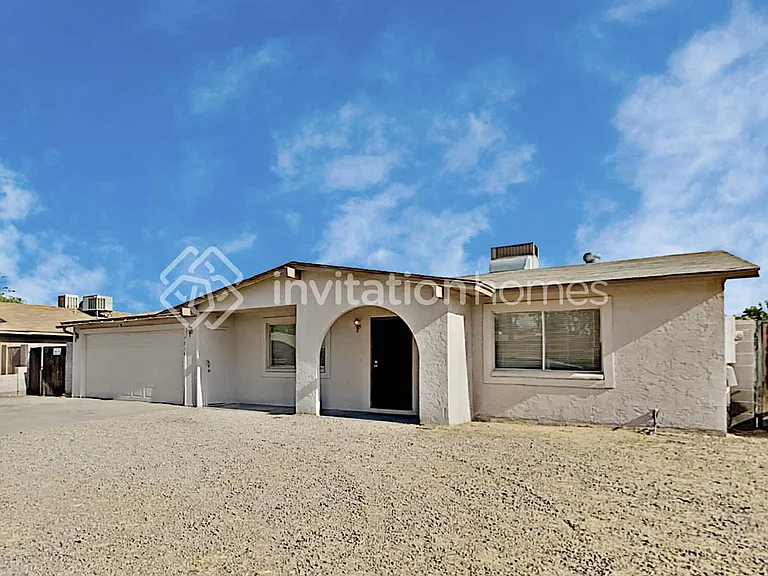 7016 W Wilshire Dr — Photo 1