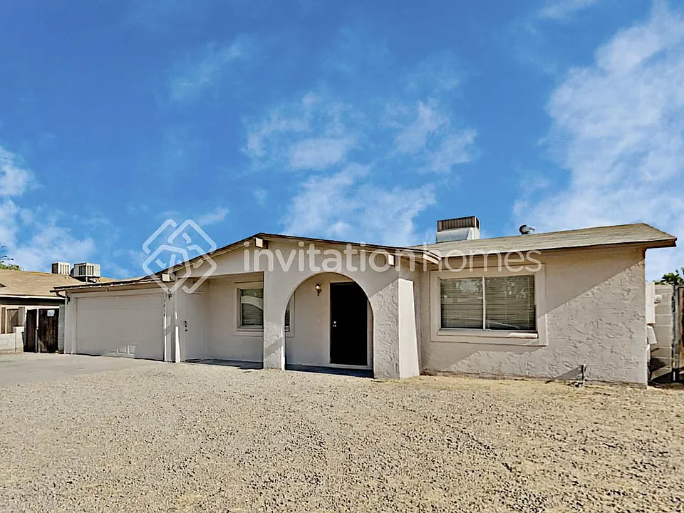 7016 W Wilshire Dr