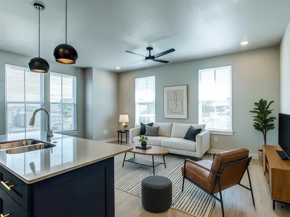 Centerstone Market + Lofts