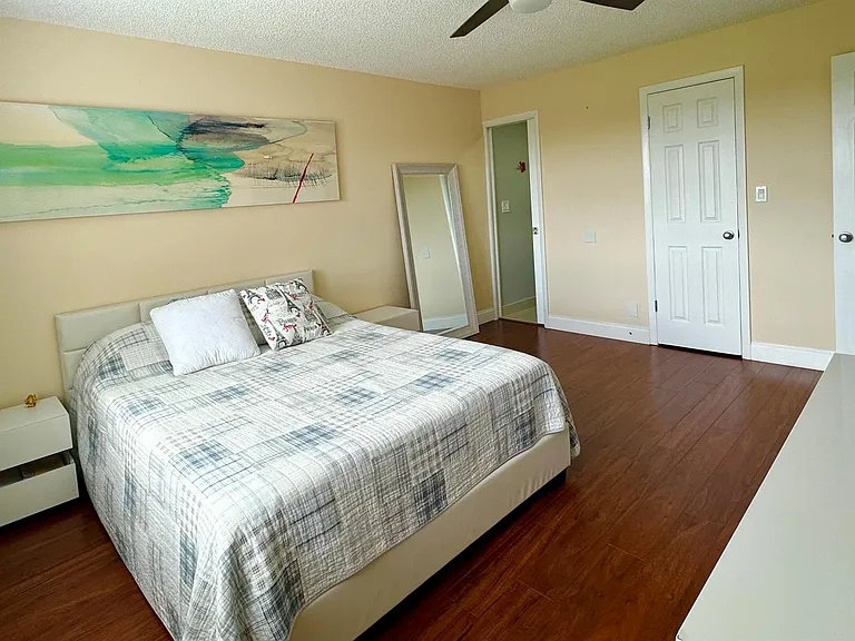 9355 SW 8th St #417 — Photo 3