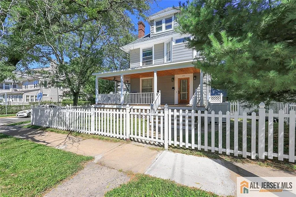4 bed, 2.5 bath, 1887 sqft, $4,250 — Photo 3