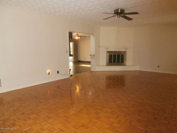 2nd image of 2160 Foxwood Ct