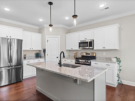 4th image of 4054 Inlet Loop