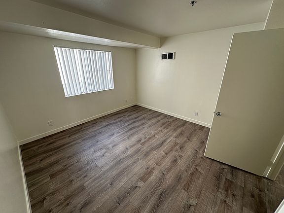 4th image of 1330 Eureka St #Xx