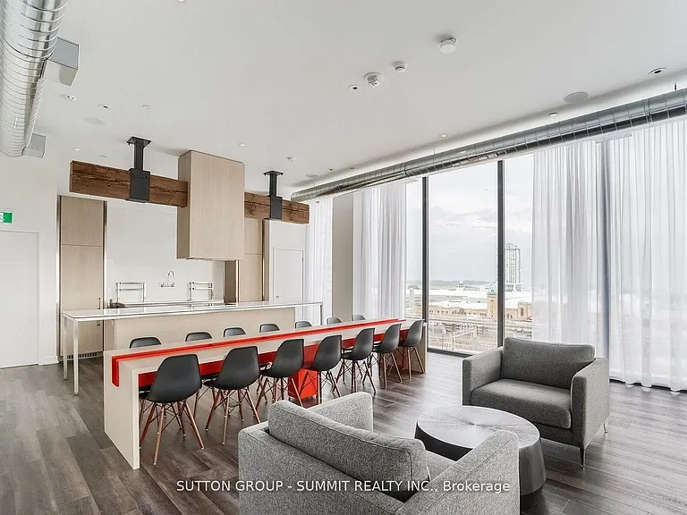 135 E Liberty St N #1507 — Photo 31