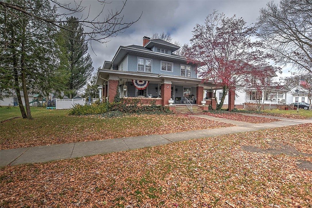 215 N Hanover St, Moweaqua, IL 62550 Zillow